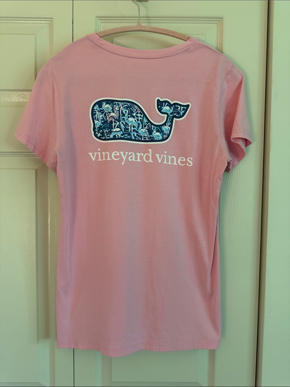 Vineyard Vines Pink whale tee flamingos 🦩